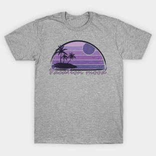 Vintage tropical vacation mood in purple T-Shirt